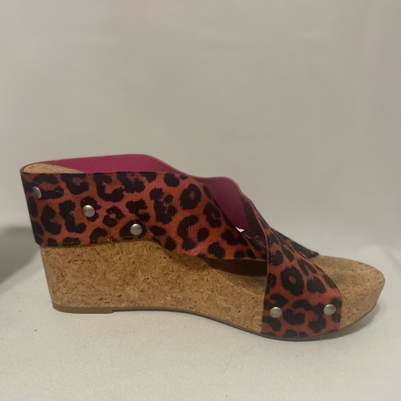 Lucky Brand hot pink and black cheetah print cork wedge sandals EUC size 9 - Picture 3 of 6